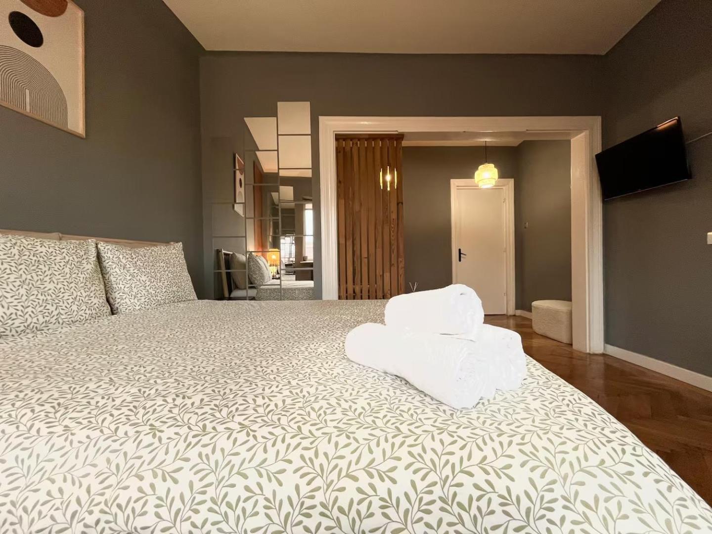 Woodie Studio With Premium Comfort By Piata Unirii Bucarest Esterno foto